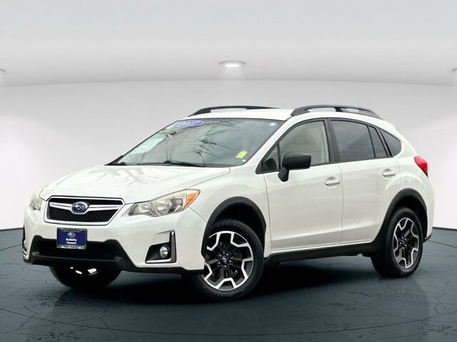 Used 2017 Subaru Crosstrek 2.0i image 2