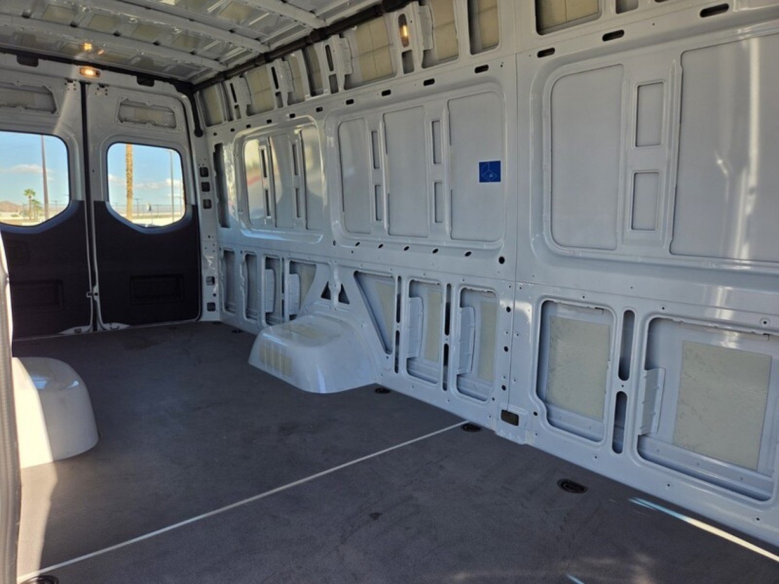 Used 2024 Mercedes-Benz Sprinter 4500 image 16