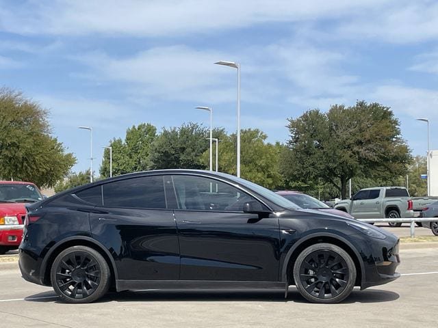 Used 2023 Tesla Model Y Long Range AWD/4WD image 3