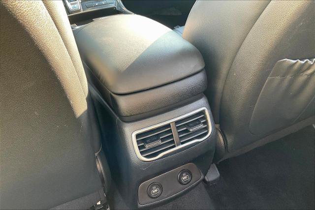 Used 2022 Hyundai Santa Fe SEL w/ Convenience + Premium Package FWD image 10