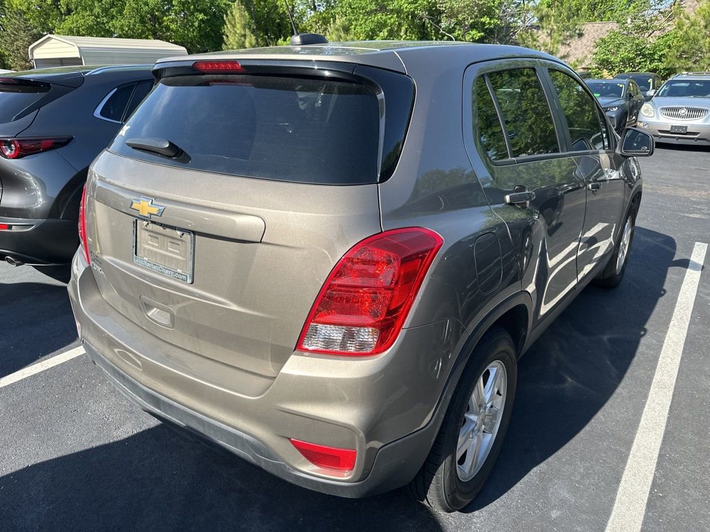 Used 2021 Chevrolet Trax LS w/ Tint and Cruise Package FWD image 4