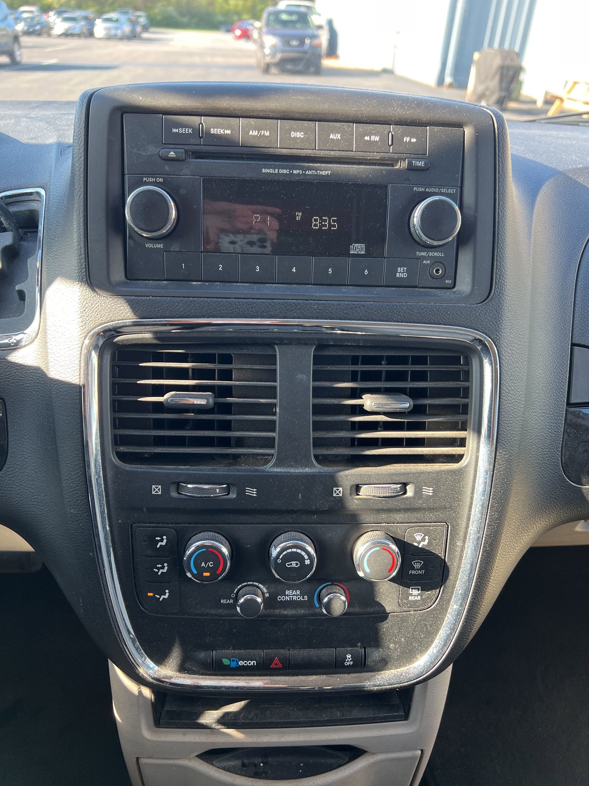 Used 2012 Dodge Grand Caravan SE FWD image 13
