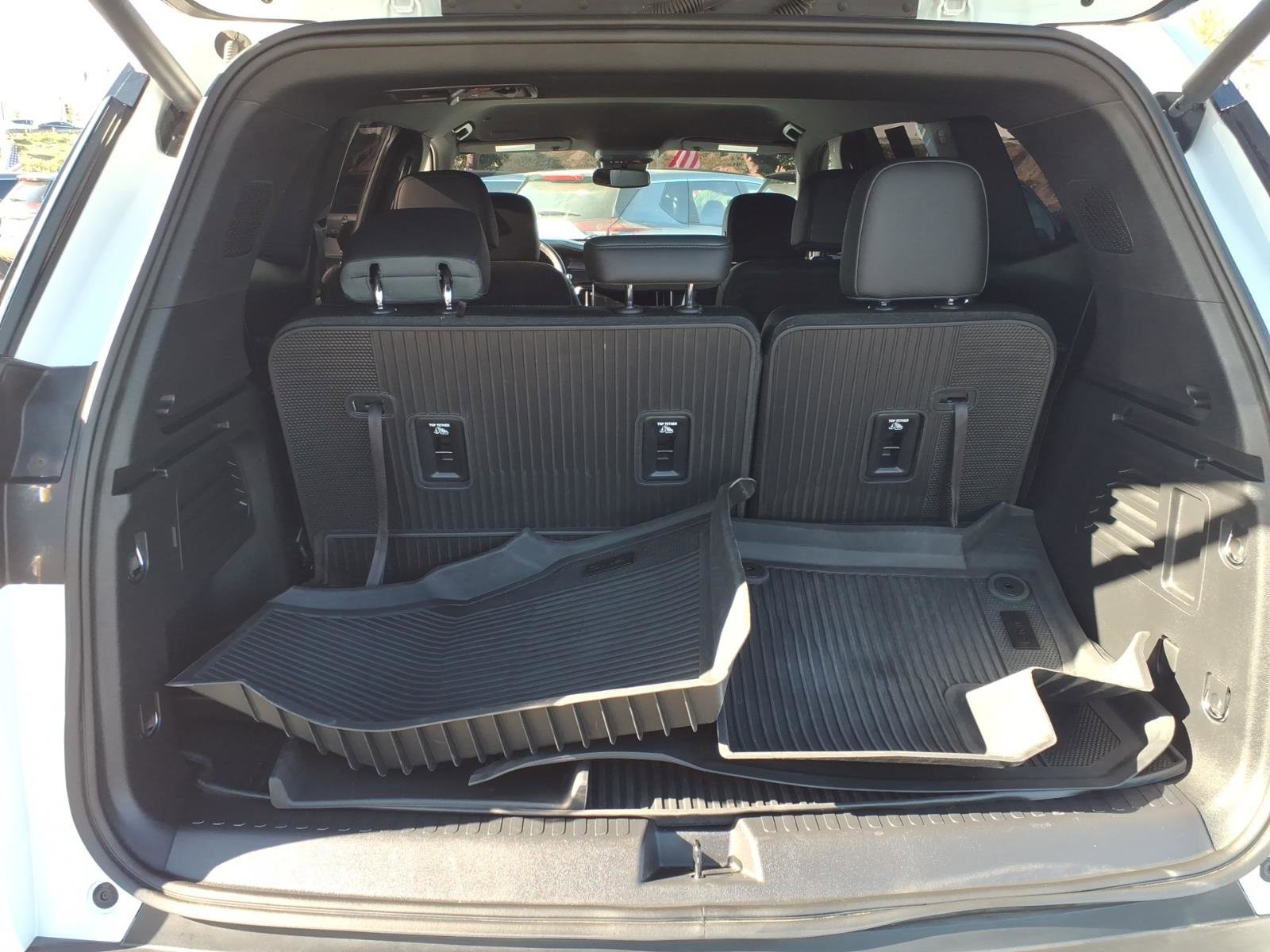 Used 2024 GMC Acadia AT4 image 7