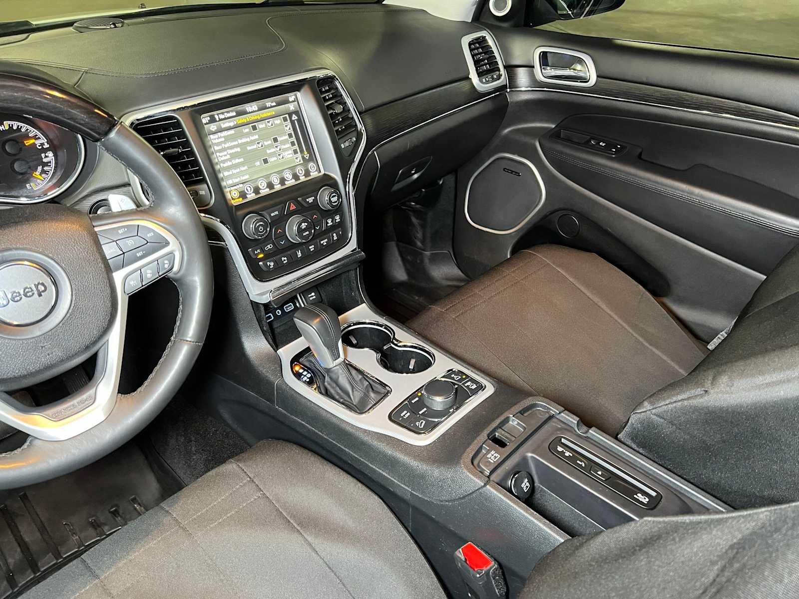 Used 2018 Jeep Grand Cherokee Summit AWD/4WD image 43