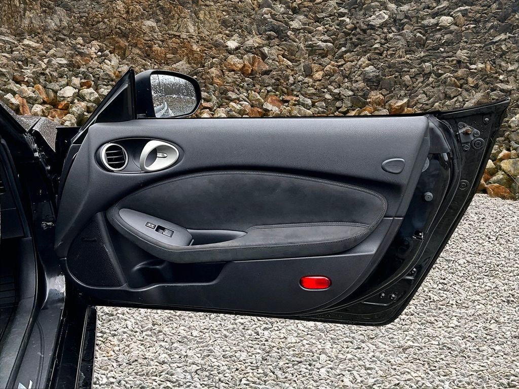 Used 2014 Nissan 370Z Touring w/ Sport Package image 20