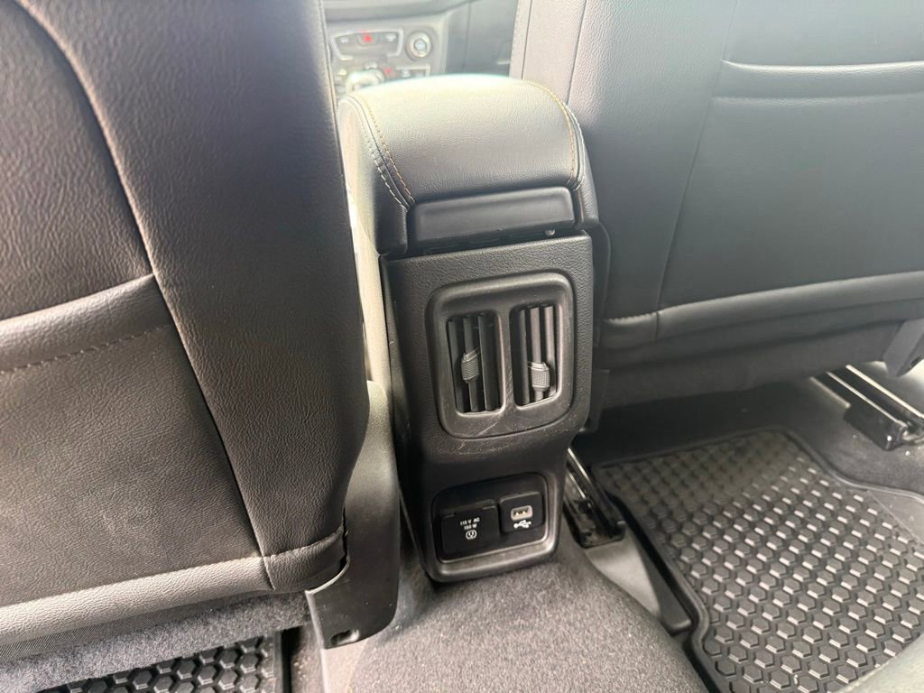 Used 2019 Jeep Compass Latitude w/ Cold Weather Group AWD/4WD image 7