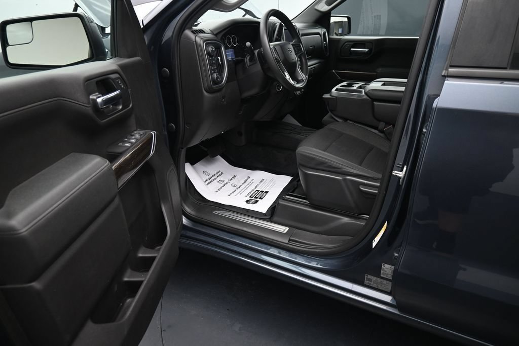 Used 2020 Chevrolet Silverado 1500 RST w/ RST Value Package AWD/4WD image 15