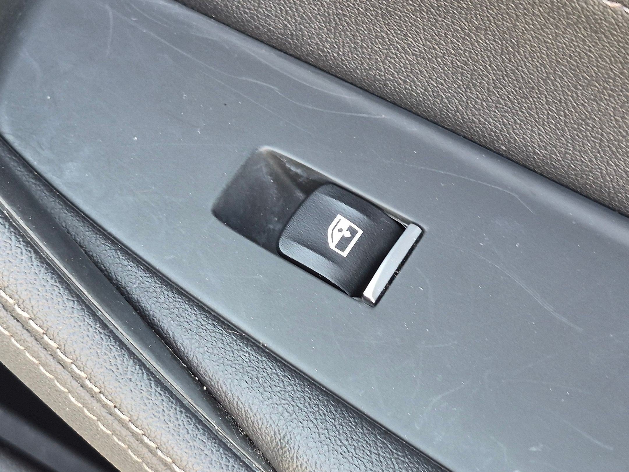 Used 2022 BMW 530i w/ M Sport Package RWD image 36