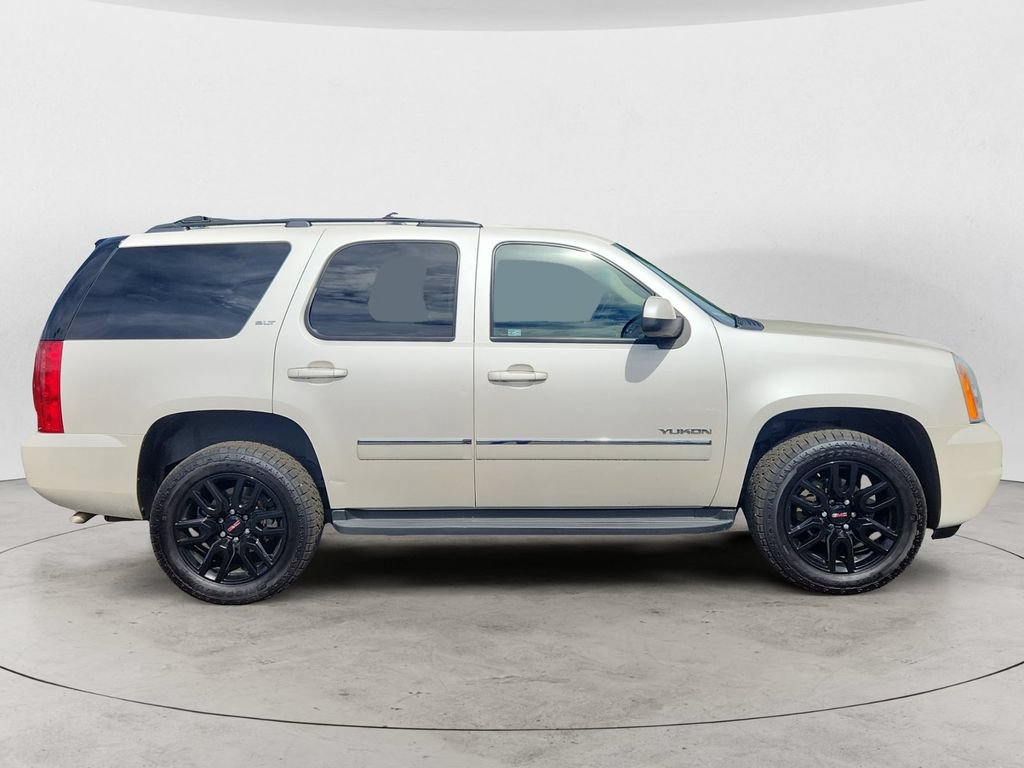 Used 2011 GMC Yukon SLT w/ SLT-2 Equipment Package AWD/4WD image 6