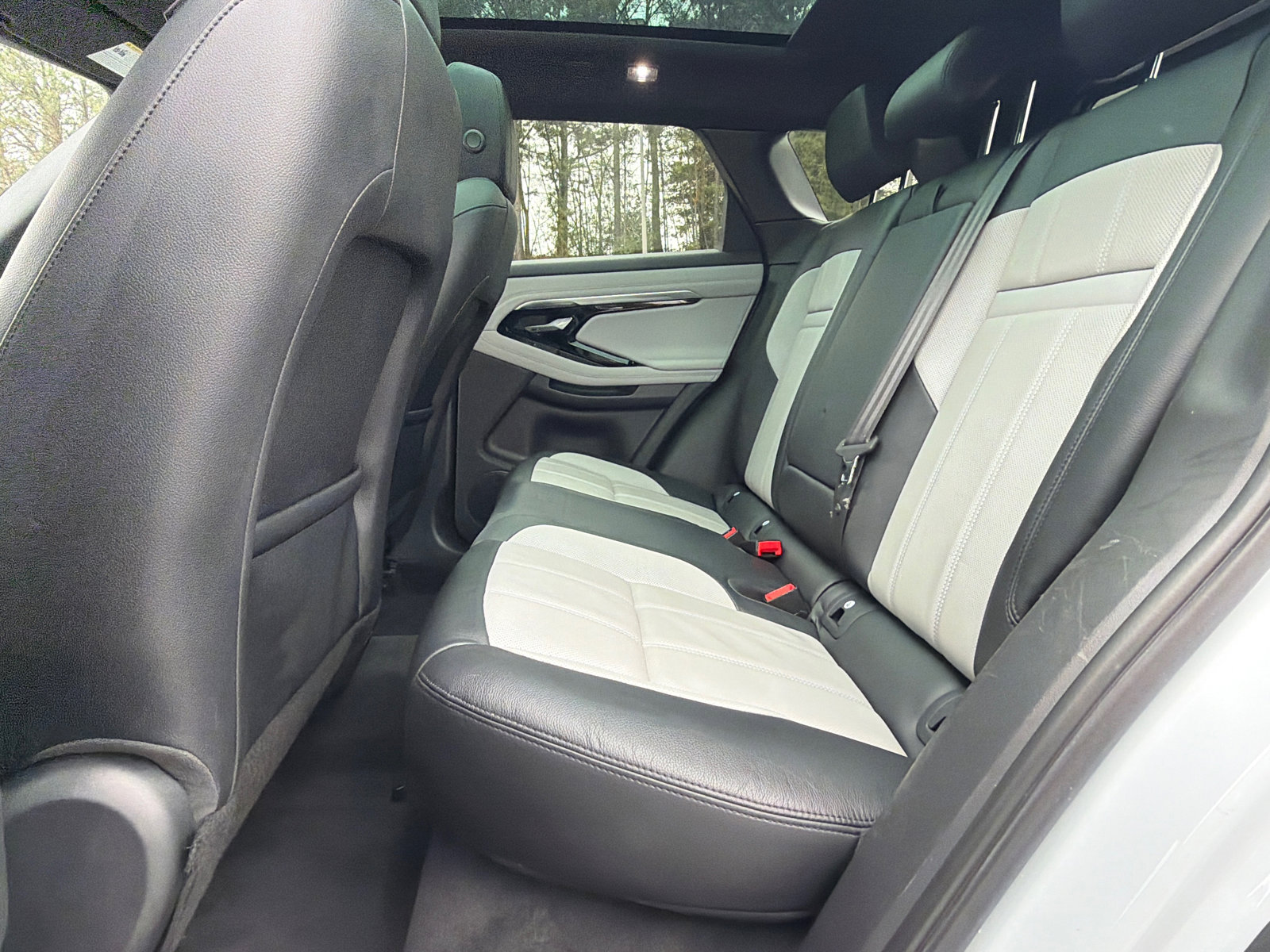 Used 2020 Land Rover Range Rover Evoque First Edition image 21