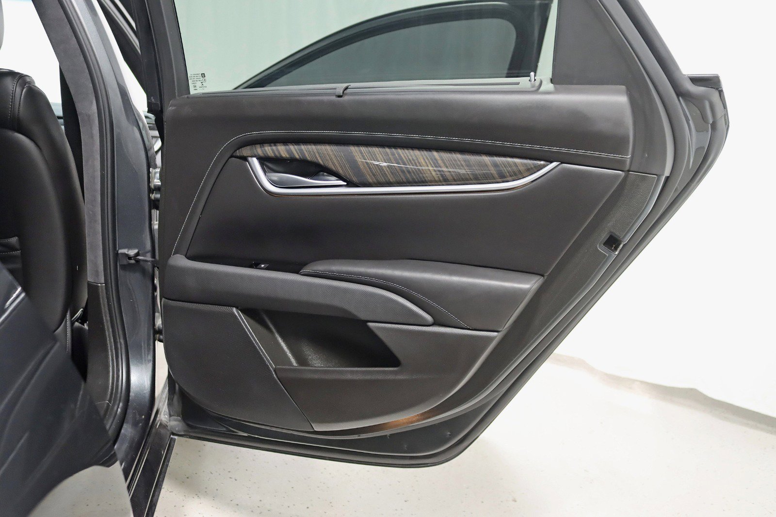 Used 2018 Cadillac XTS Vsport Platinum image 36