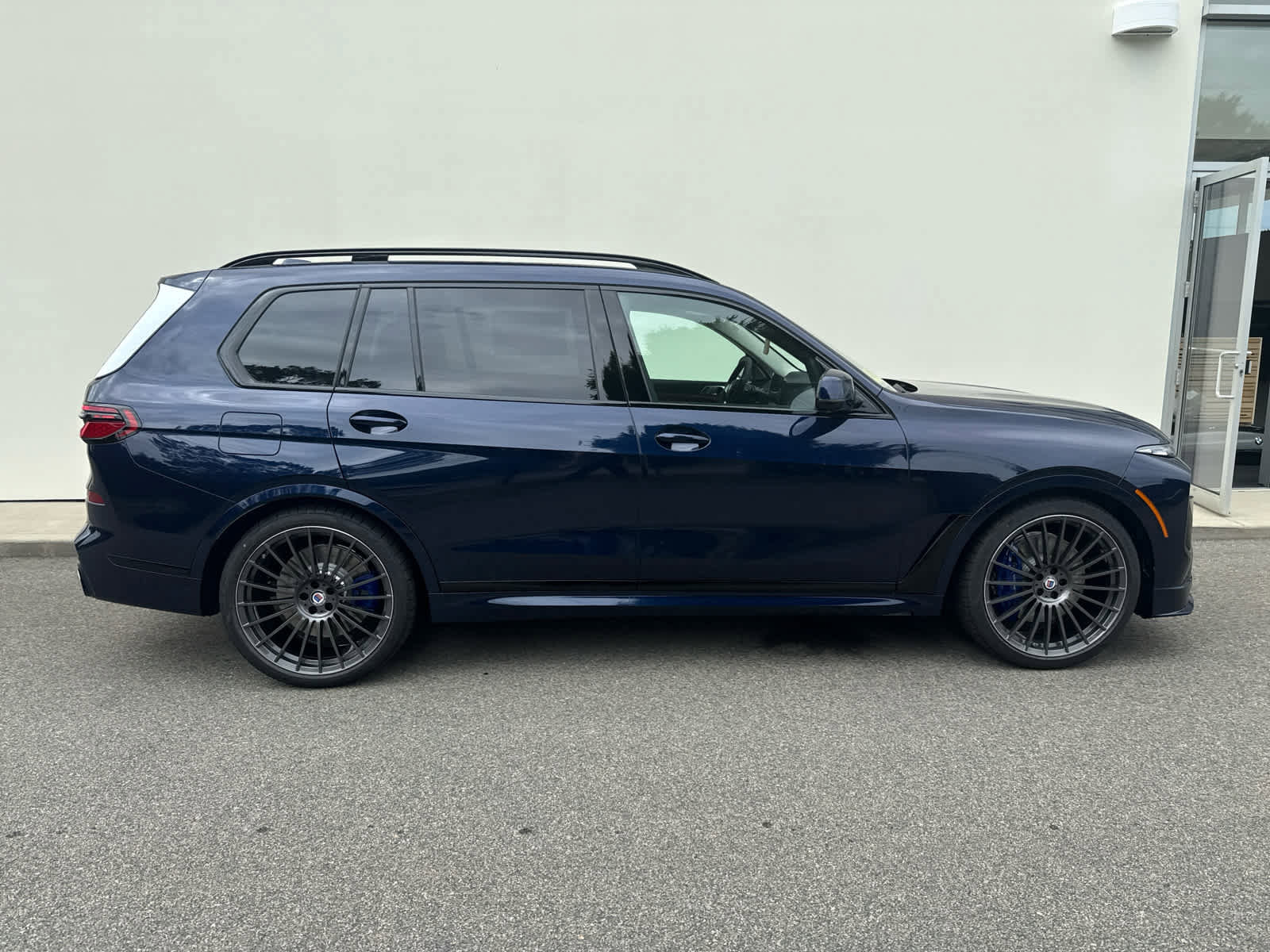 New 2026 BMW ALPINA XB7 image 9