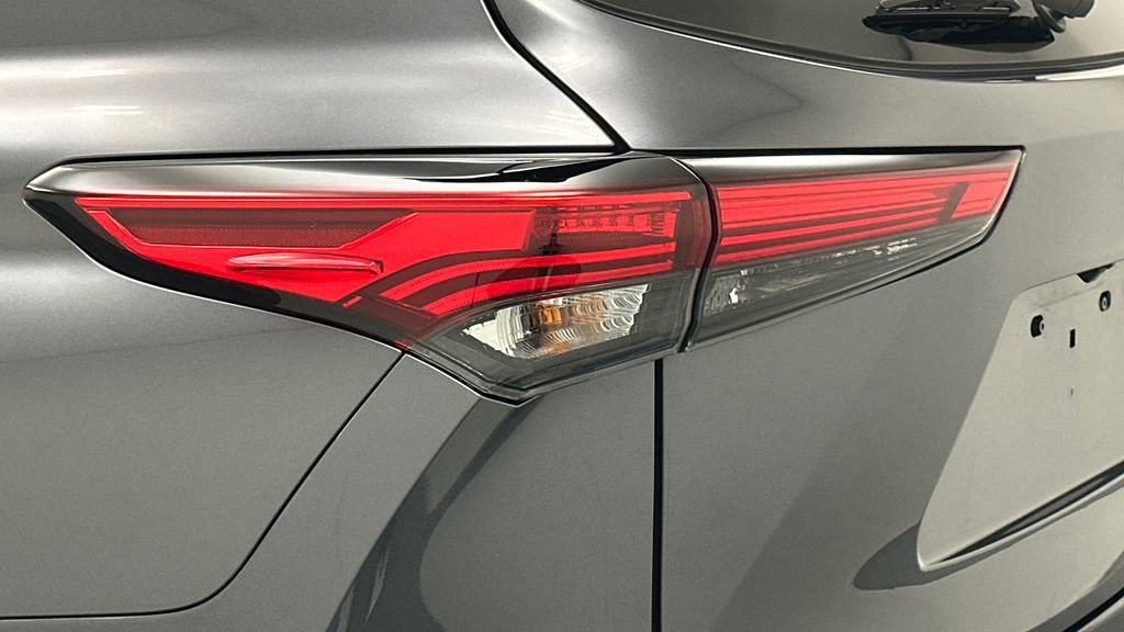 Used 2023 Toyota Highlander XSE image 24