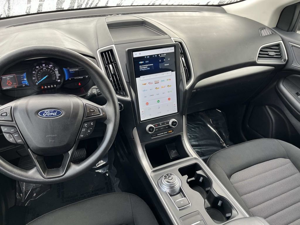Used 2022 Ford Edge SE w/ Black Appearance Package image 13