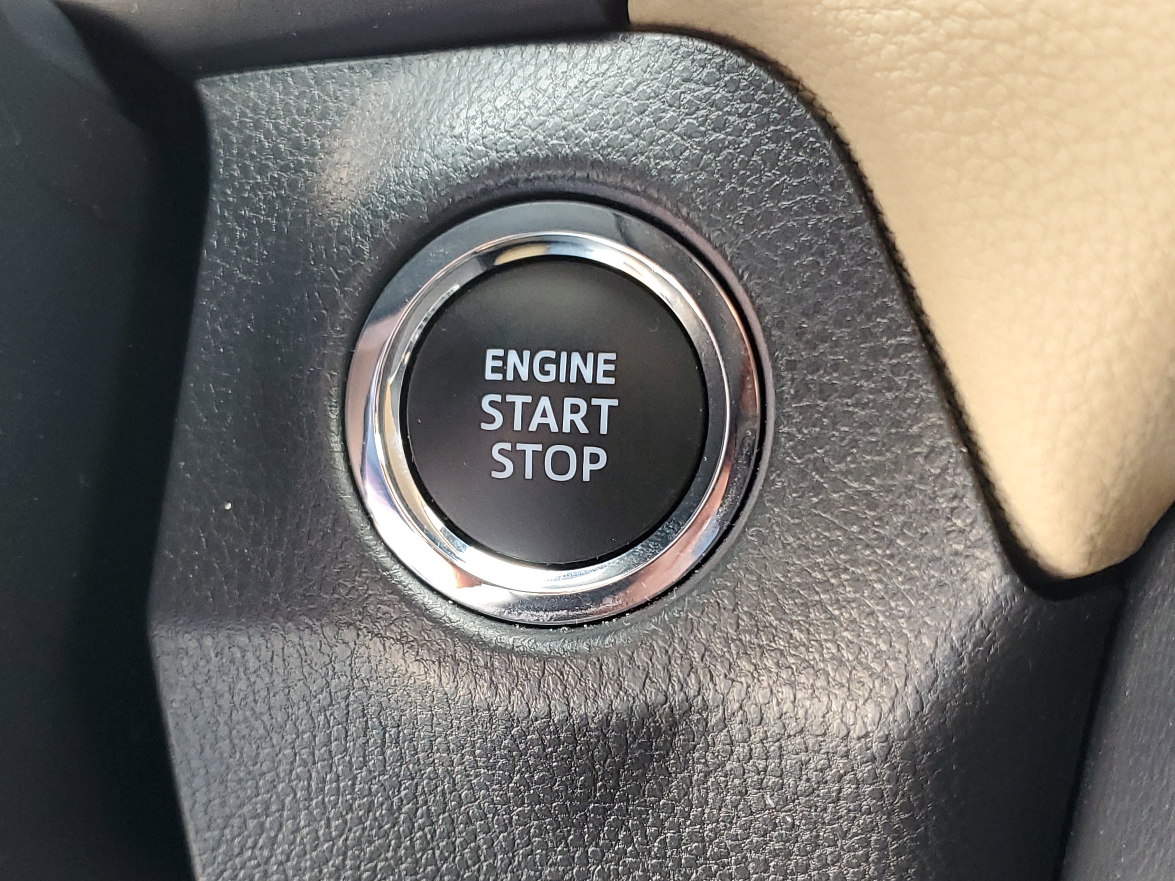 Used 2025 Toyota RAV4 XLE Premium image 24