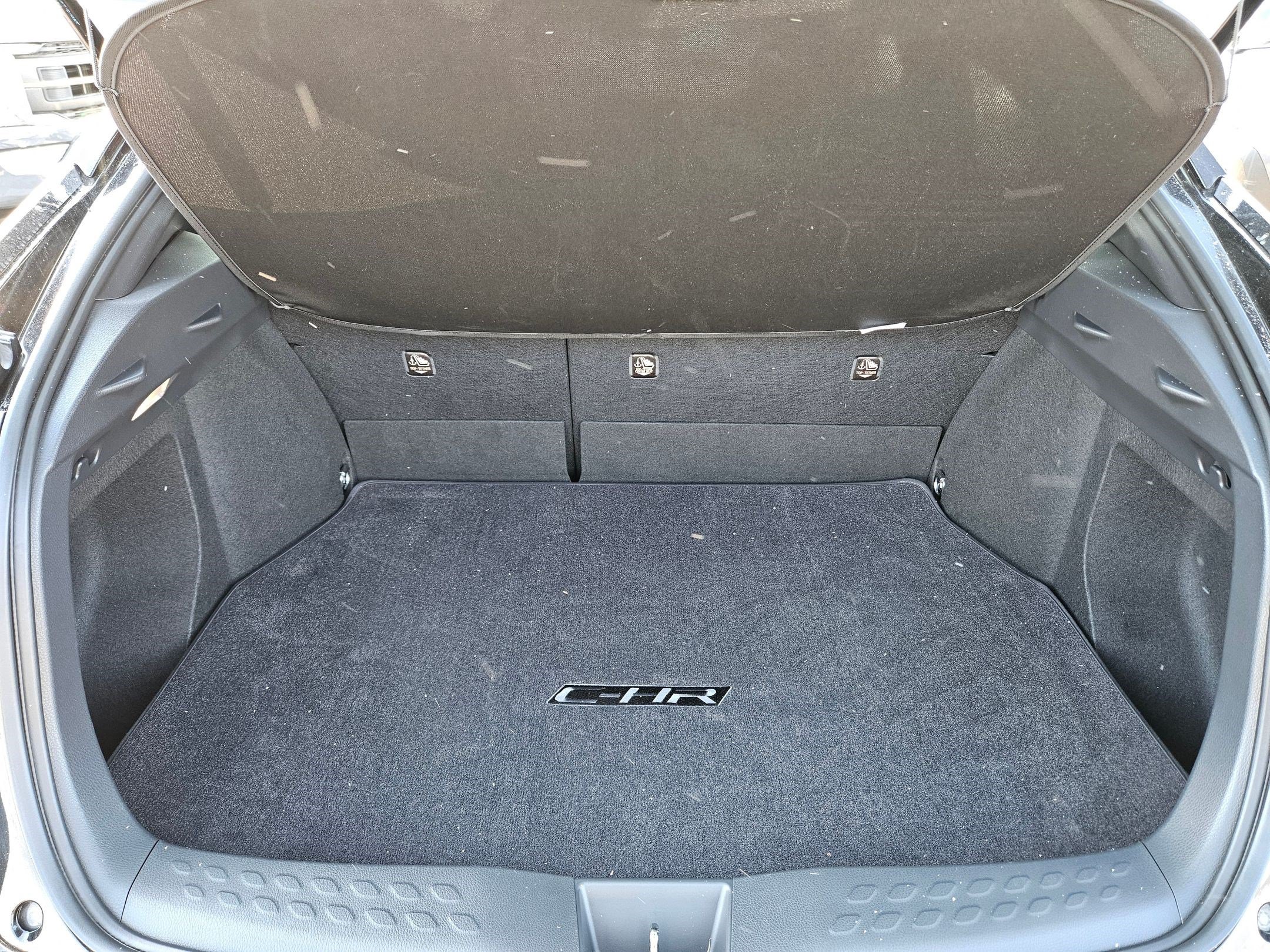 Used 2020 Toyota C-HR XLE FWD image 31