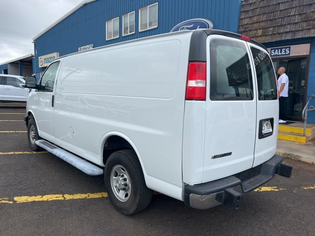 Used 2022 Chevrolet Express 2500 w/ Driver Convenience Package RWD image 3