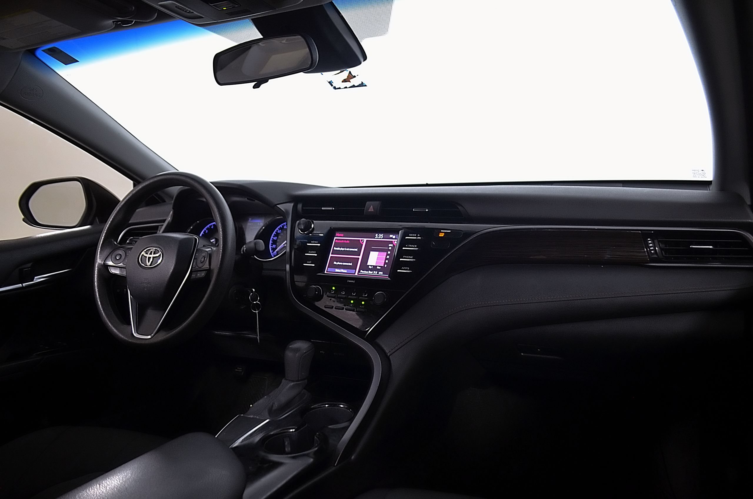 Used 2020 Toyota Camry LE FWD image 23