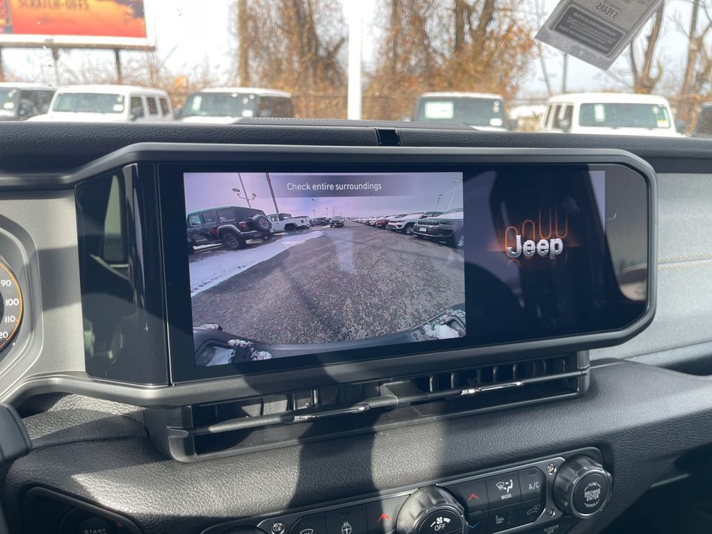 New 2026 Jeep Gladiator Sport AWD/4WD image 19