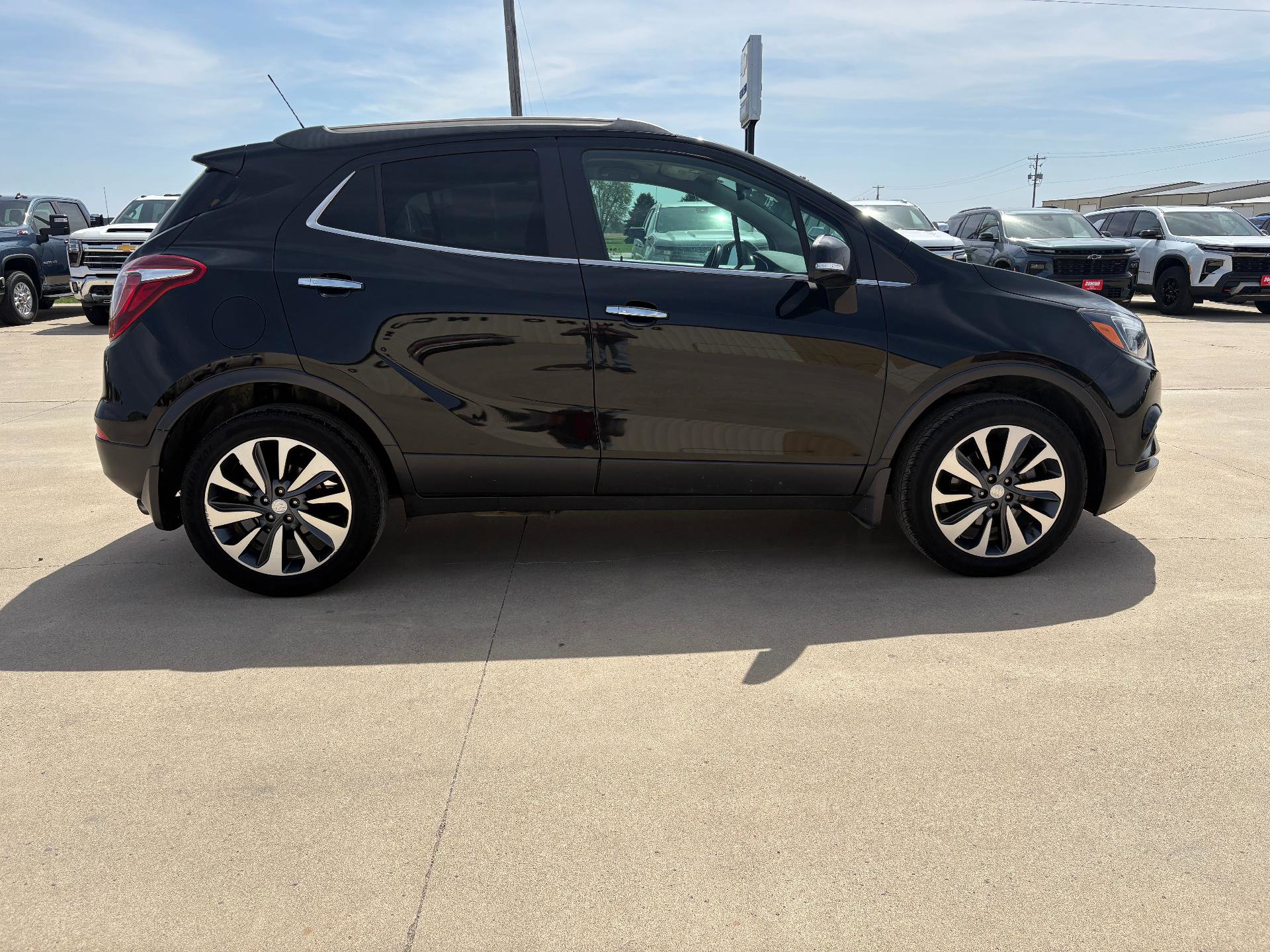Used 2019 Buick Encore Essence AWD/4WD image 7