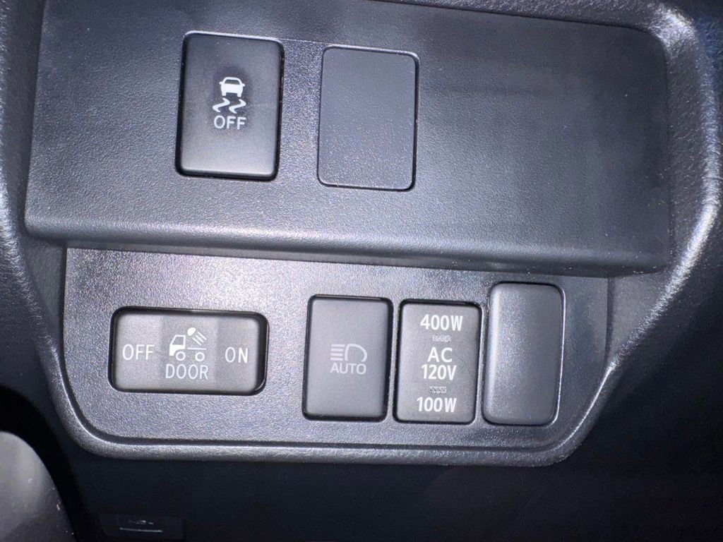 Used 2022 Toyota Tacoma TRD Off-Road AWD/4WD image 33