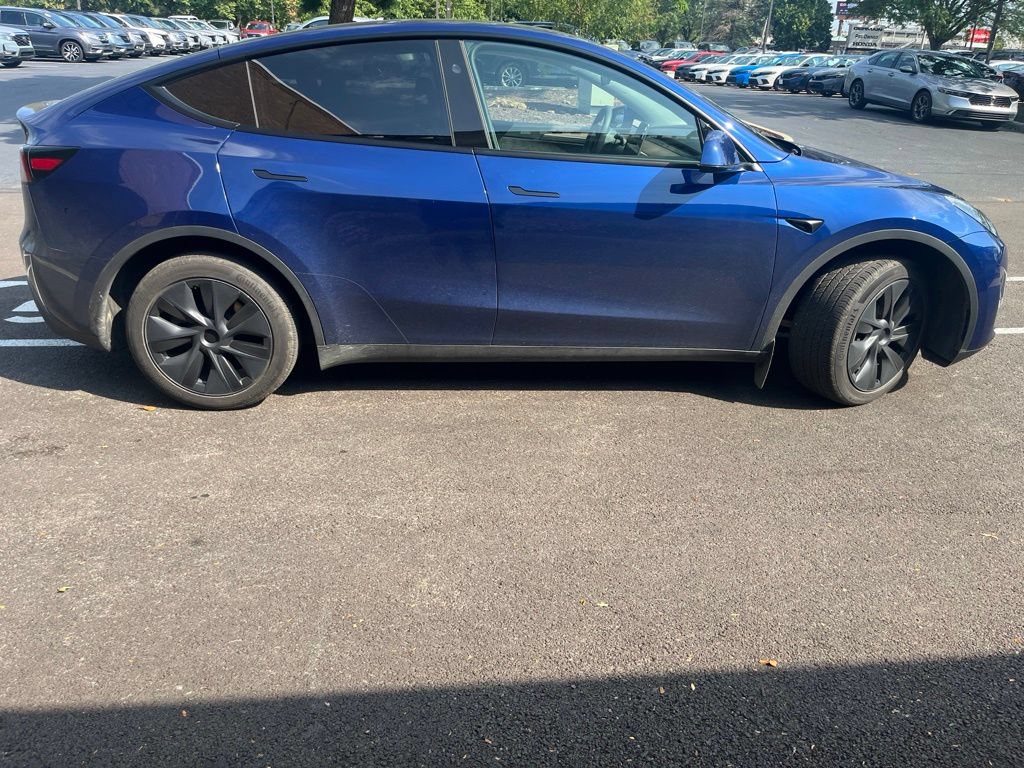 Used 2024 Tesla Model Y Long Range RWD image 7