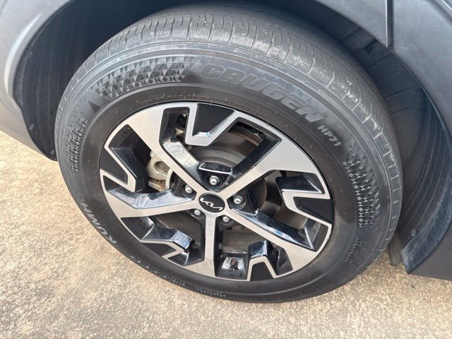 Used 2024 Kia Sportage EX FWD image 4