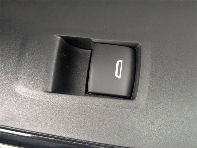 Certified 2025 Chevrolet Trax LT w/ LT Convenience Package image 32