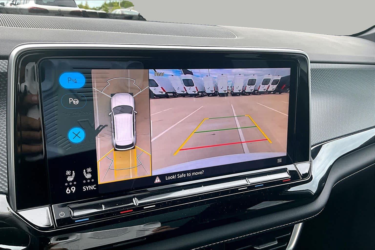 Used 2024 Volkswagen Atlas Cross Sport SEL Premium R-Line AWD/4WD image 23