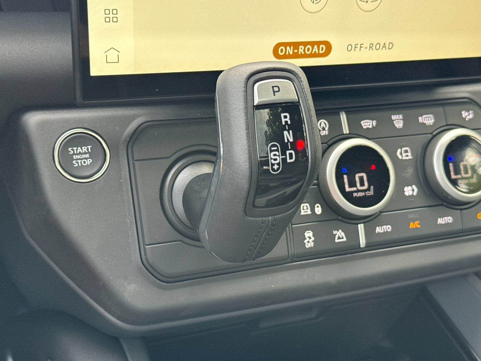New 2026 Land Rover Defender 110 S AWD/4WD image 22