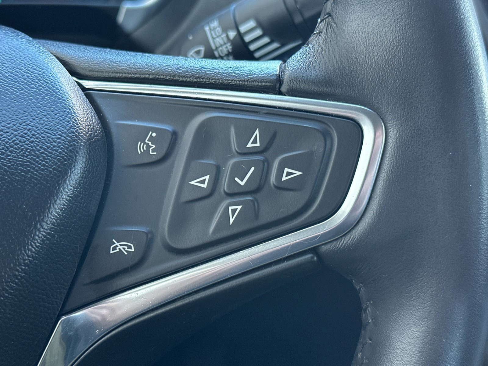 Used 2017 Chevrolet Volt Premier w/ Driver Confidence II Package image 30