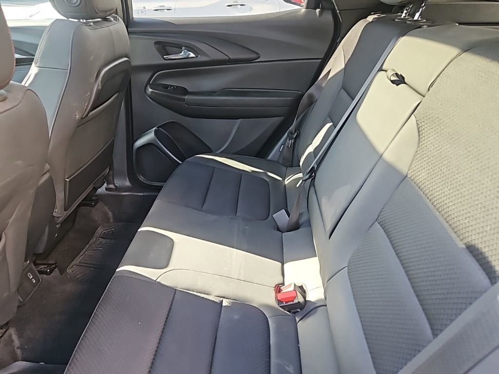 Used 2023 Chevrolet TrailBlazer RS w/ Sun and Liftgate Package image 8