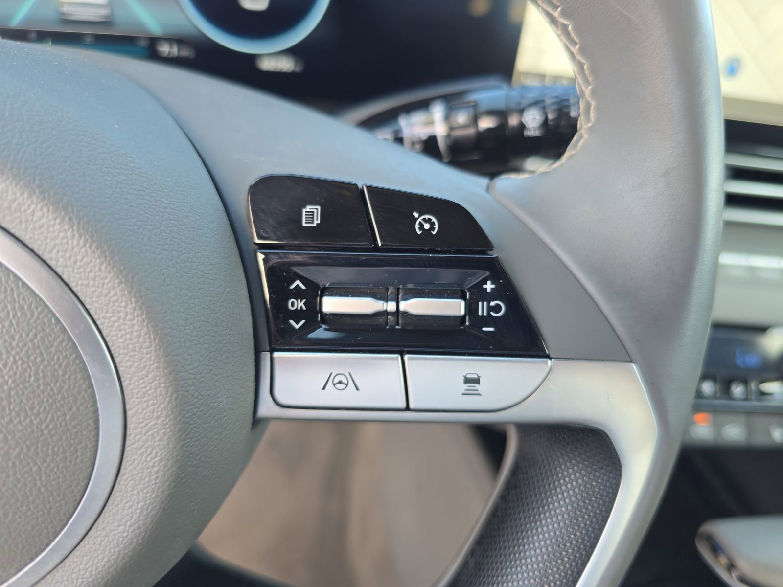 Used 2023 Hyundai Elantra SEL w/ Convenience Package image 22