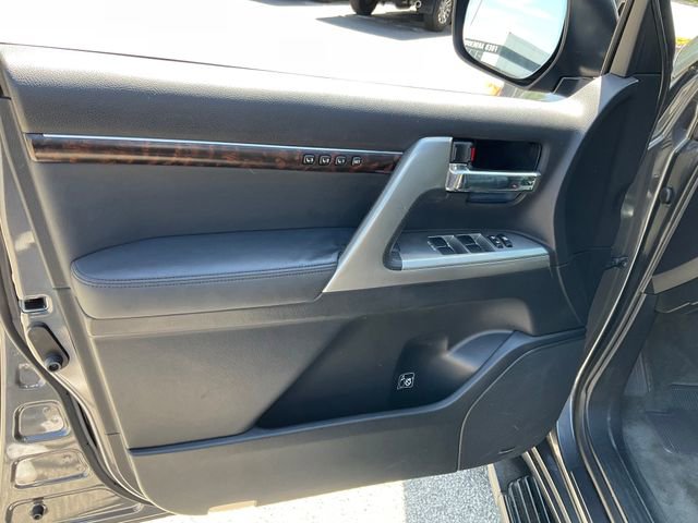 Used 2014 Toyota Land Cruiser image 7
