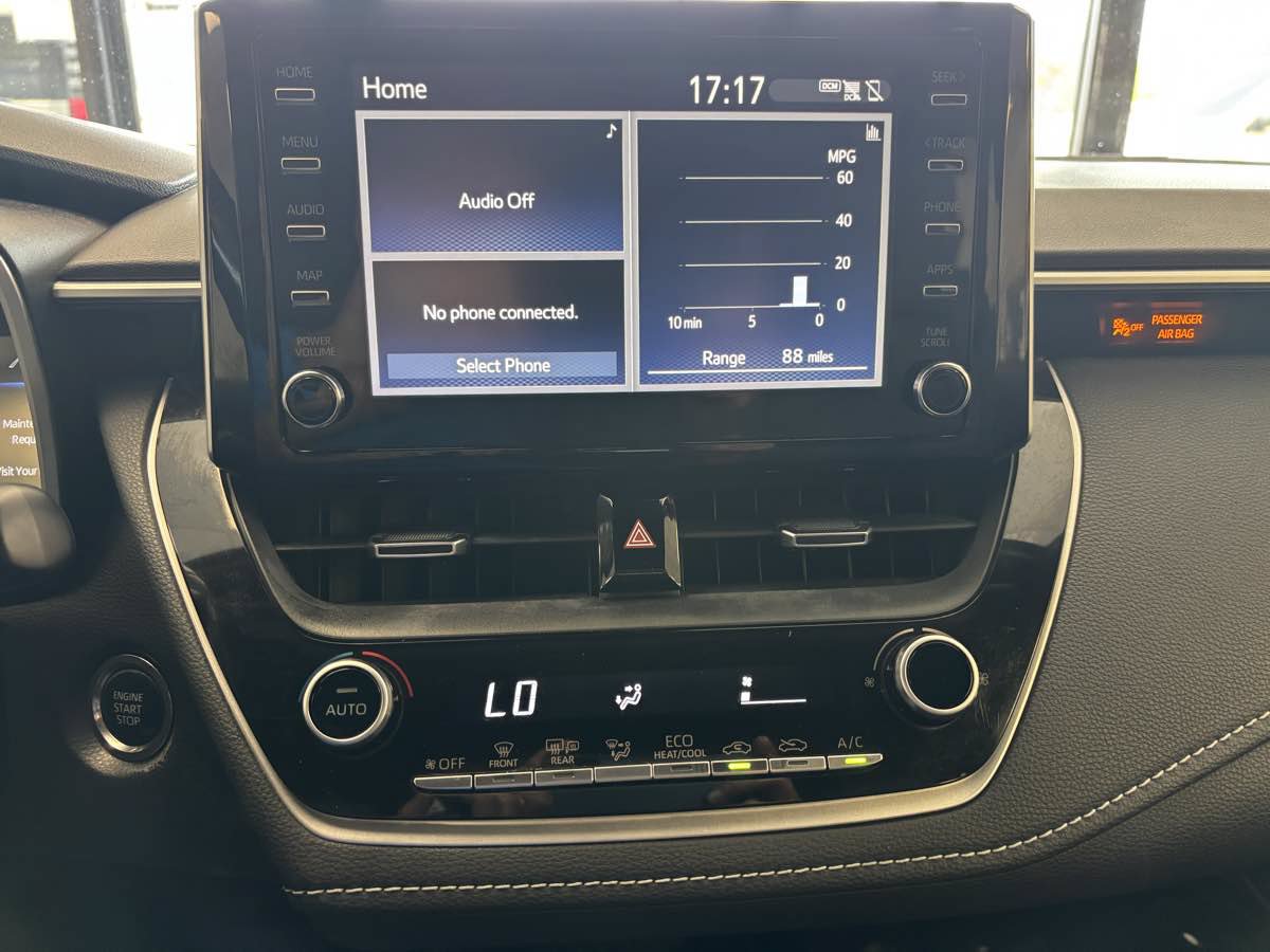 Used 2019 Toyota Corolla SE w/ Carpet Mat Package FWD image 17