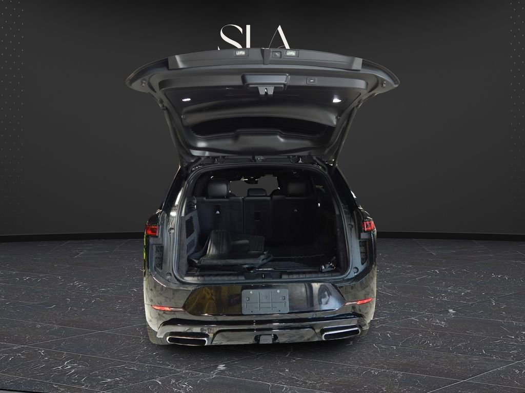 Used 2023 Land Rover Range Rover Sport SE AWD/4WD image 6