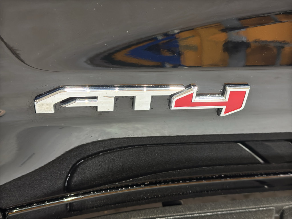 Used 2025 GMC Sierra 1500 AT4 w/ AT4 Premium Package AWD/4WD image 12