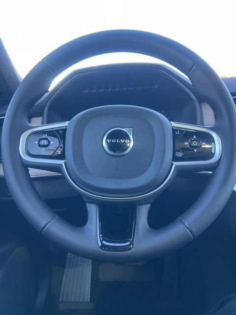 New 2026 Volvo XC90 B6 Plus w/ Protection Package Premier image 12