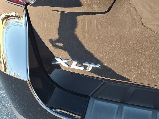 Used 2024 Ford Explorer XLT w/ Equipment Group 202A AWD/4WD image 29