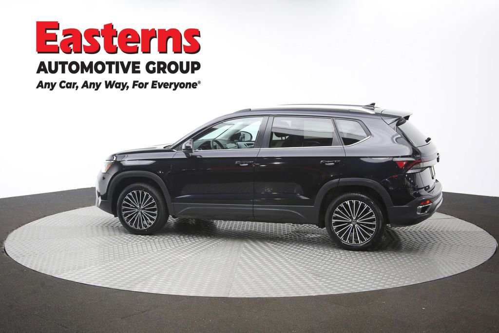 Used 2025 Volkswagen Taos SE FWD image 63