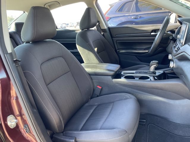 Used 2024 Nissan Altima 2.5 SV FWD image 25