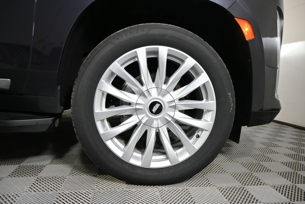Used 2024 Cadillac Escalade ESV Luxury w/ LPO, Floor Liner Package AWD/4WD image 11