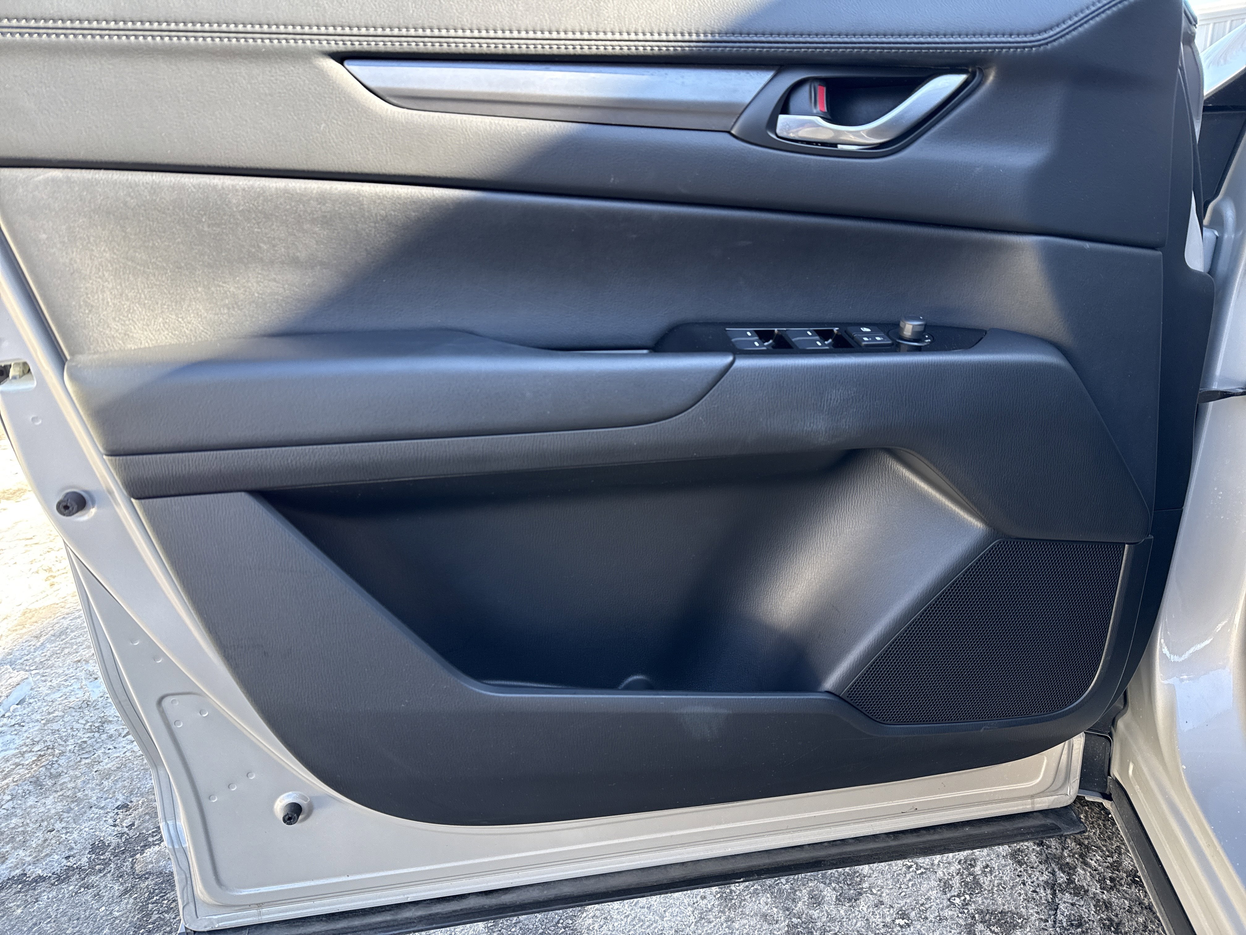 Used 2025 MAZDA CX-5 AWD 2.5 S w/ Select Package image 15