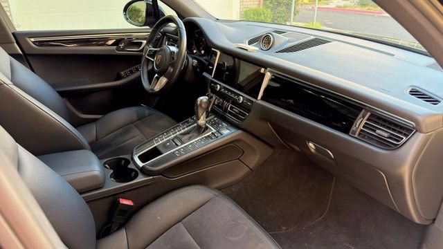 Used 2021 Porsche Macan AWD/4WD image 19