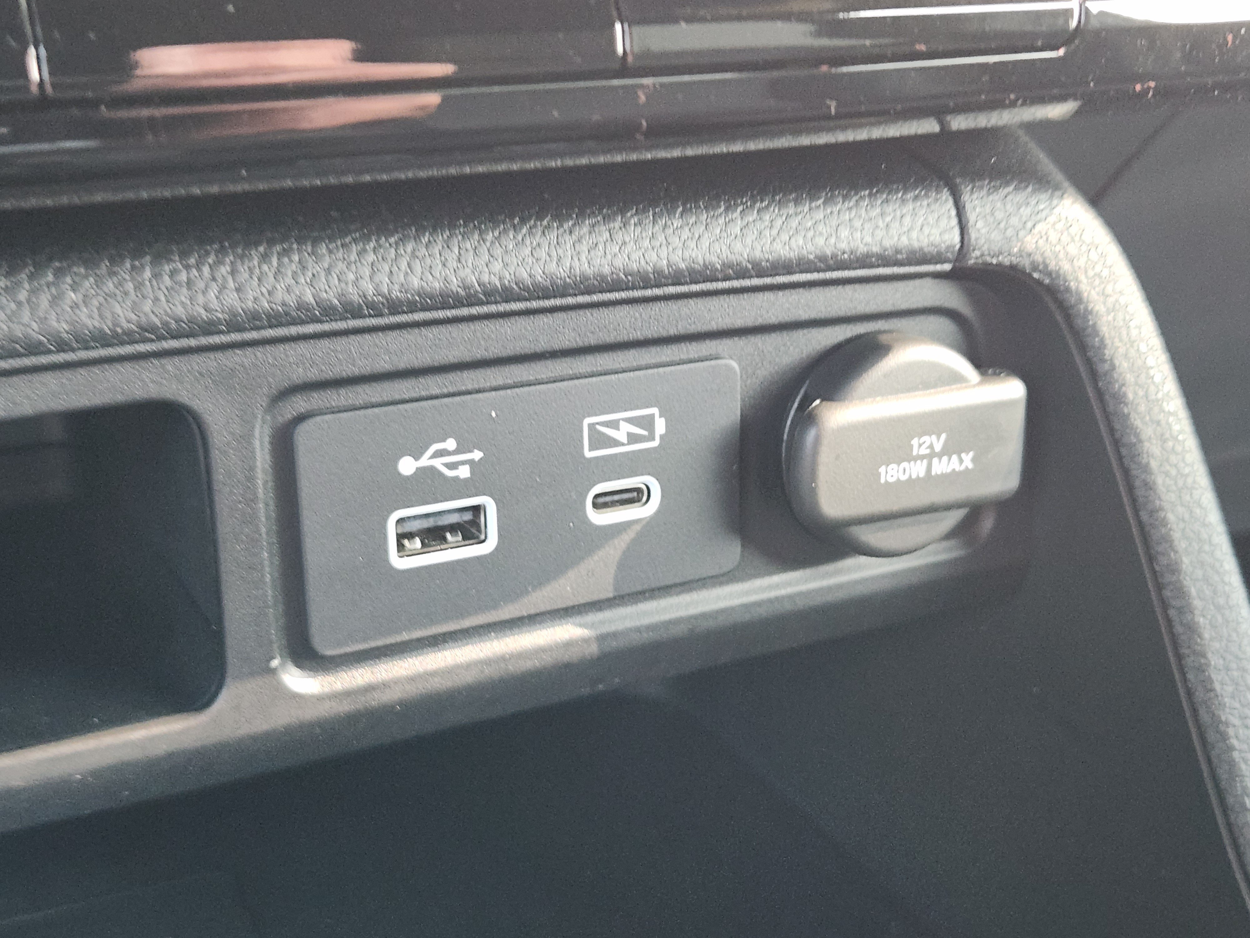 Used 2025 Honda Pilot Black Edition image 13