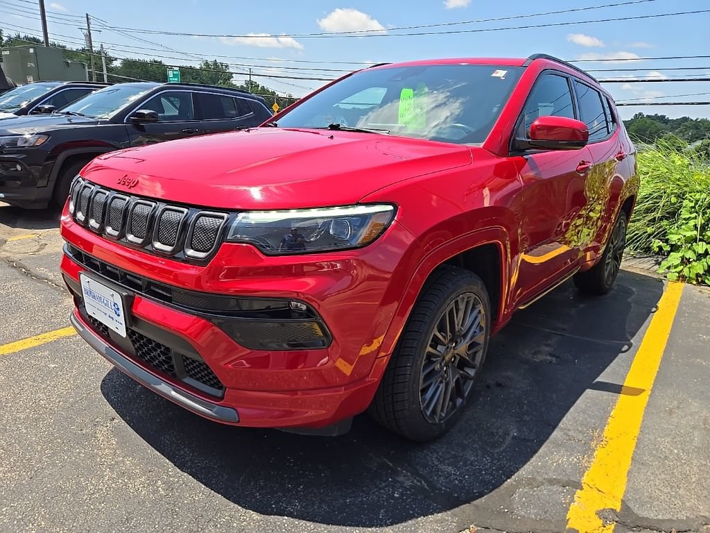 Certified 2022 Jeep Compass Limited w/ (RED) Package AWD/4WD image 4