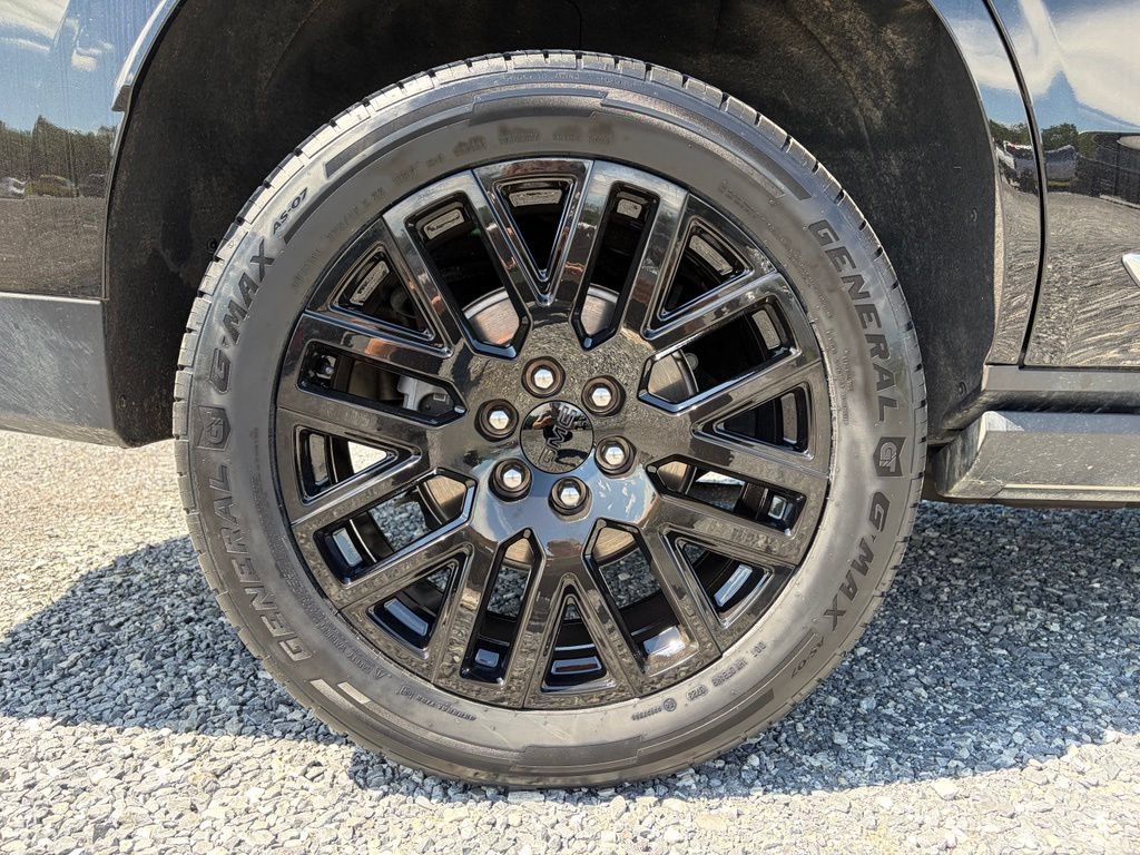 Used 2026 GMC Yukon Denali w/ Sun & Power Step Package AWD/4WD image 11