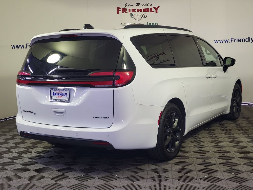 Used 2025 Chrysler Pacifica Limited FWD video 3