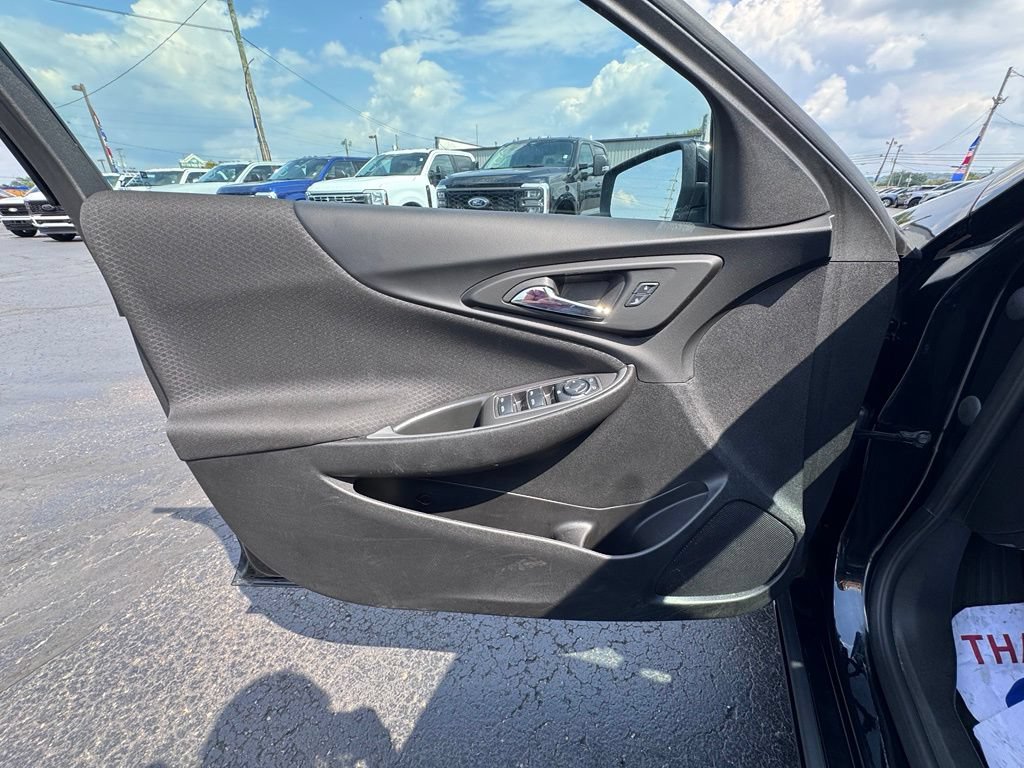 Used 2025 Chevrolet Malibu LT FWD image 18