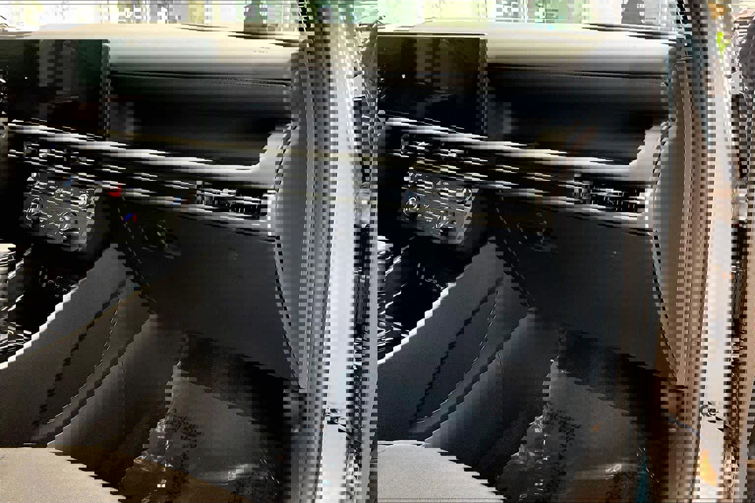 Used 2025 Hyundai Tucson SE image 32